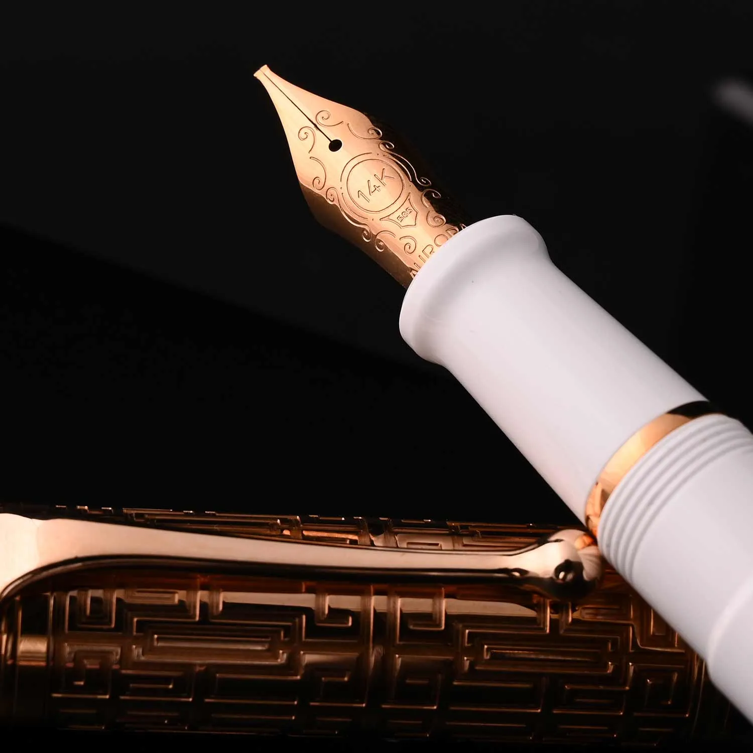 Aurora Talentum Dedalo Fountain Pen - White Rosegold (Limited Edition)