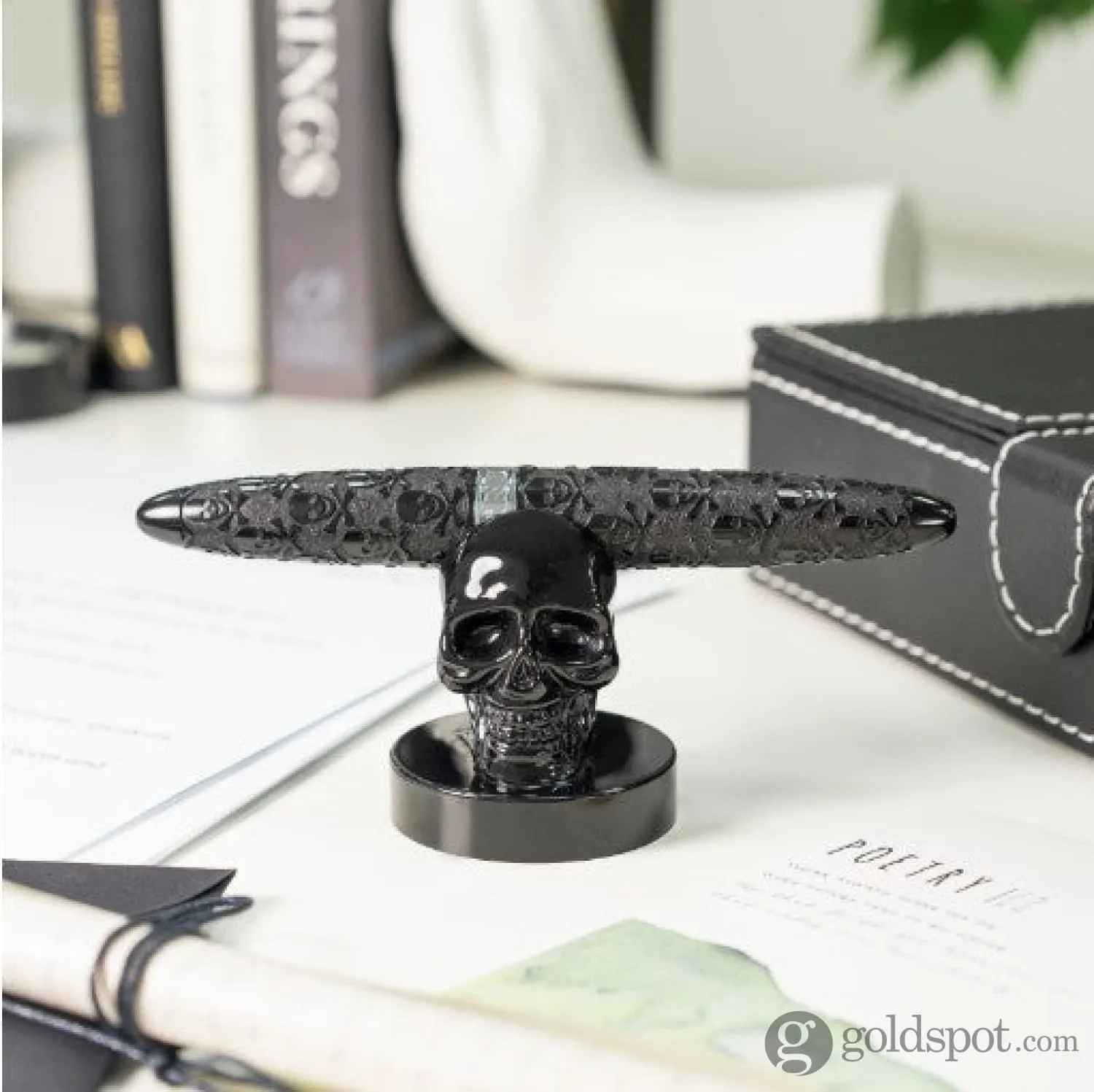 Benu Skull Pen Holder