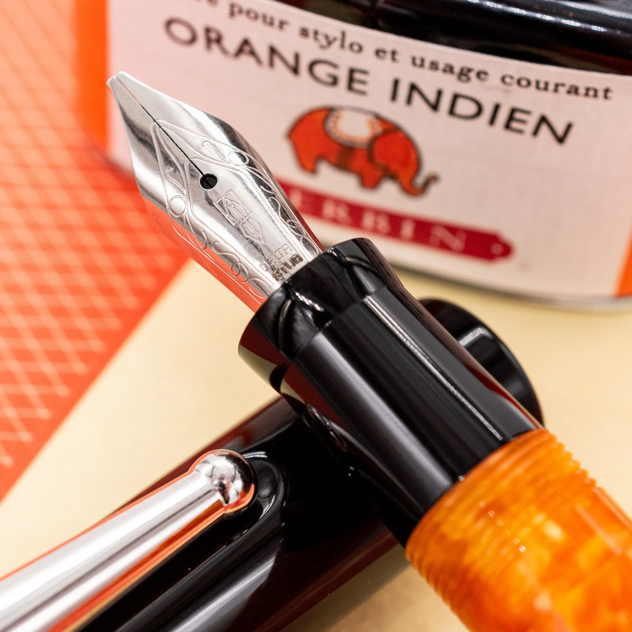 Delta WE Fountain Pen - Classic DV