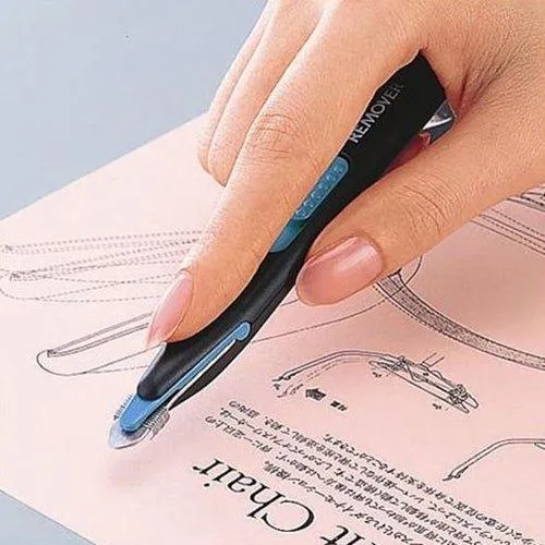 KOKUYO SL-R10 In addition to the stapler, the needle remover is suitable for No. 10 staples white black