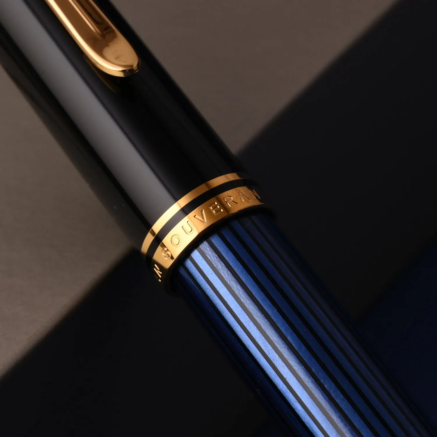 Pelikan M800 Fountain Pen - Black Blue GT