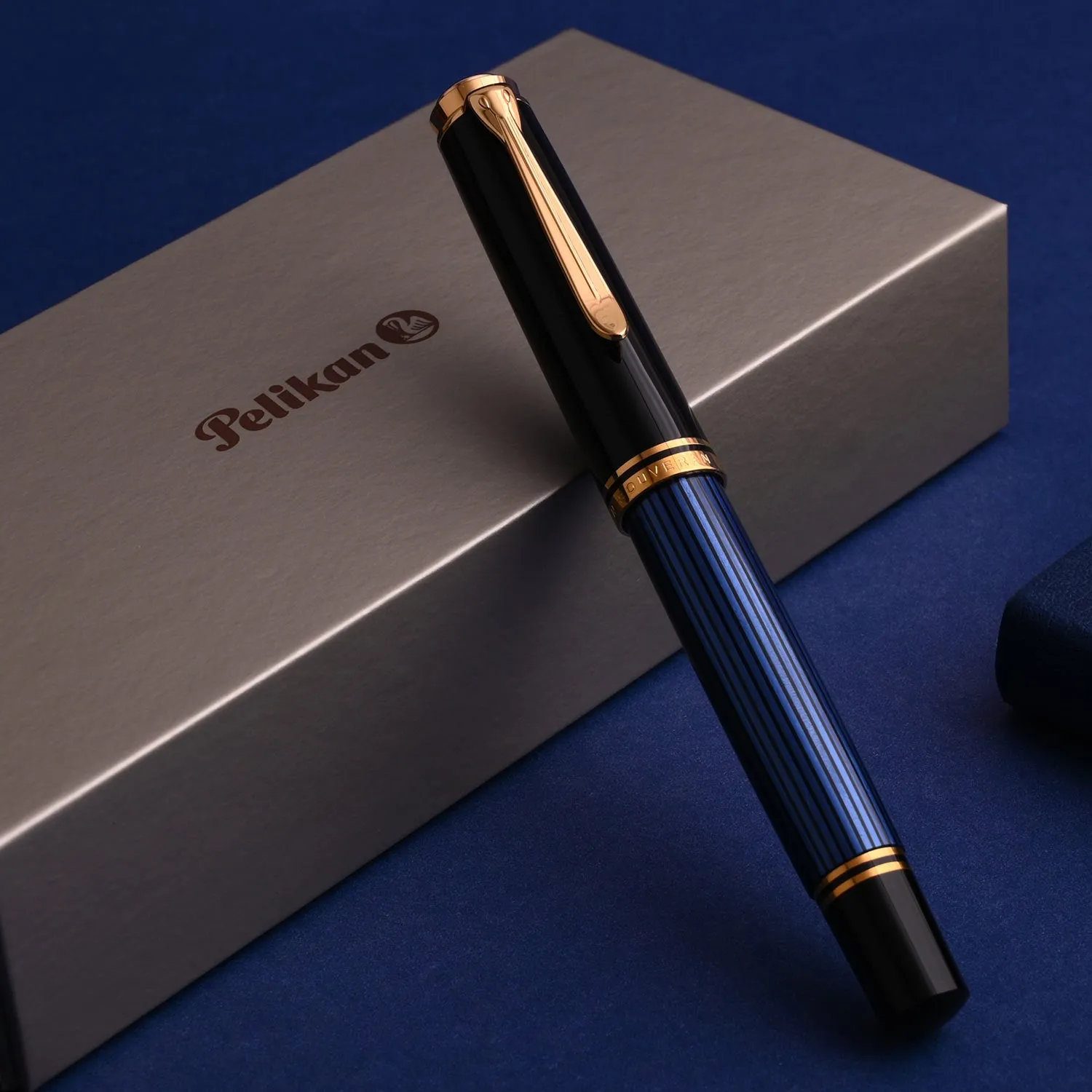 Pelikan M800 Fountain Pen - Black Blue GT