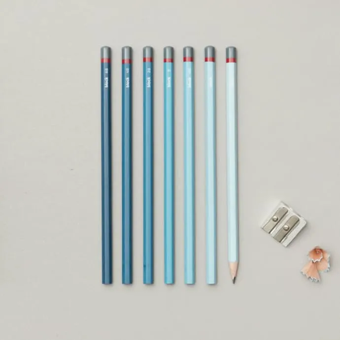 Sketching Pencils HB Drawing Gradient in Blue Outer