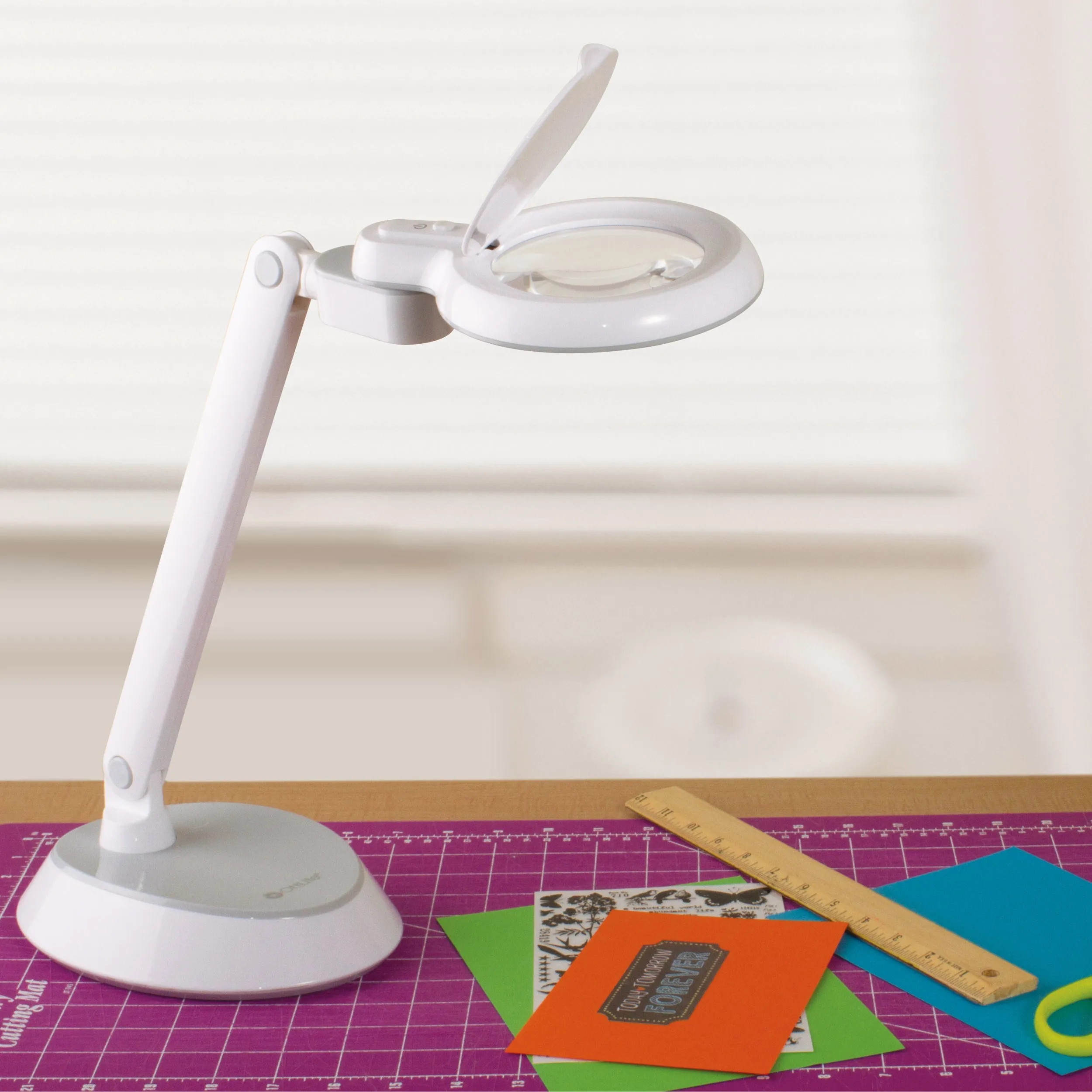 Space-Saving LED Magnifier Desk Lamp