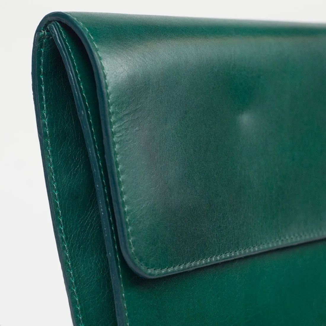 Wholecut portfolio case, Green vegetable-tanned leather